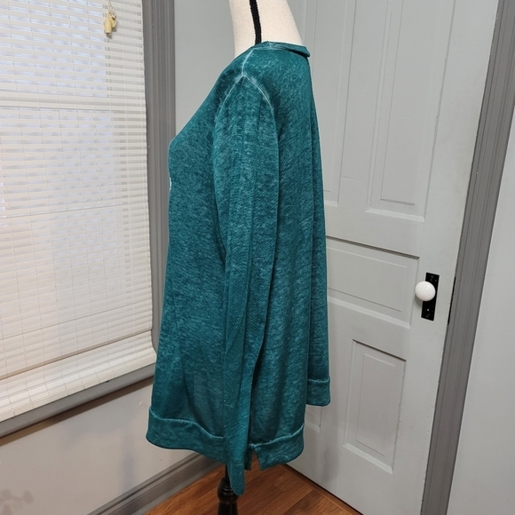 Lane Bryant Burnout 4 Leaf Clover Embroidered Green Sweatshirt Top size 18/20 - Picture 3 of 6